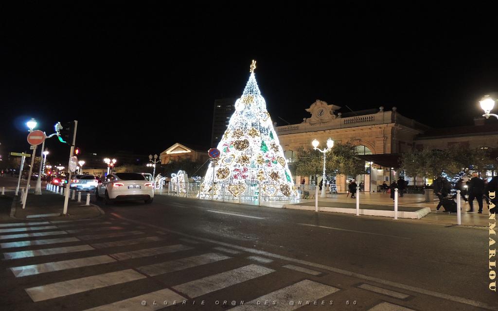 2025 11 28 TOULON EN SOIREE -  LE PORT ET ILLUMINATIONS VILLE (37).jpg
